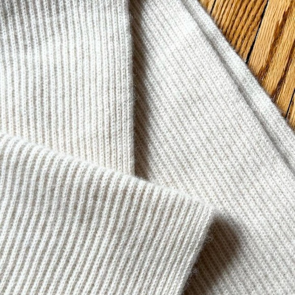 J.Crew 100% Cashmere Ivory Long Ribbed Scarf - Picture 3 of 4
